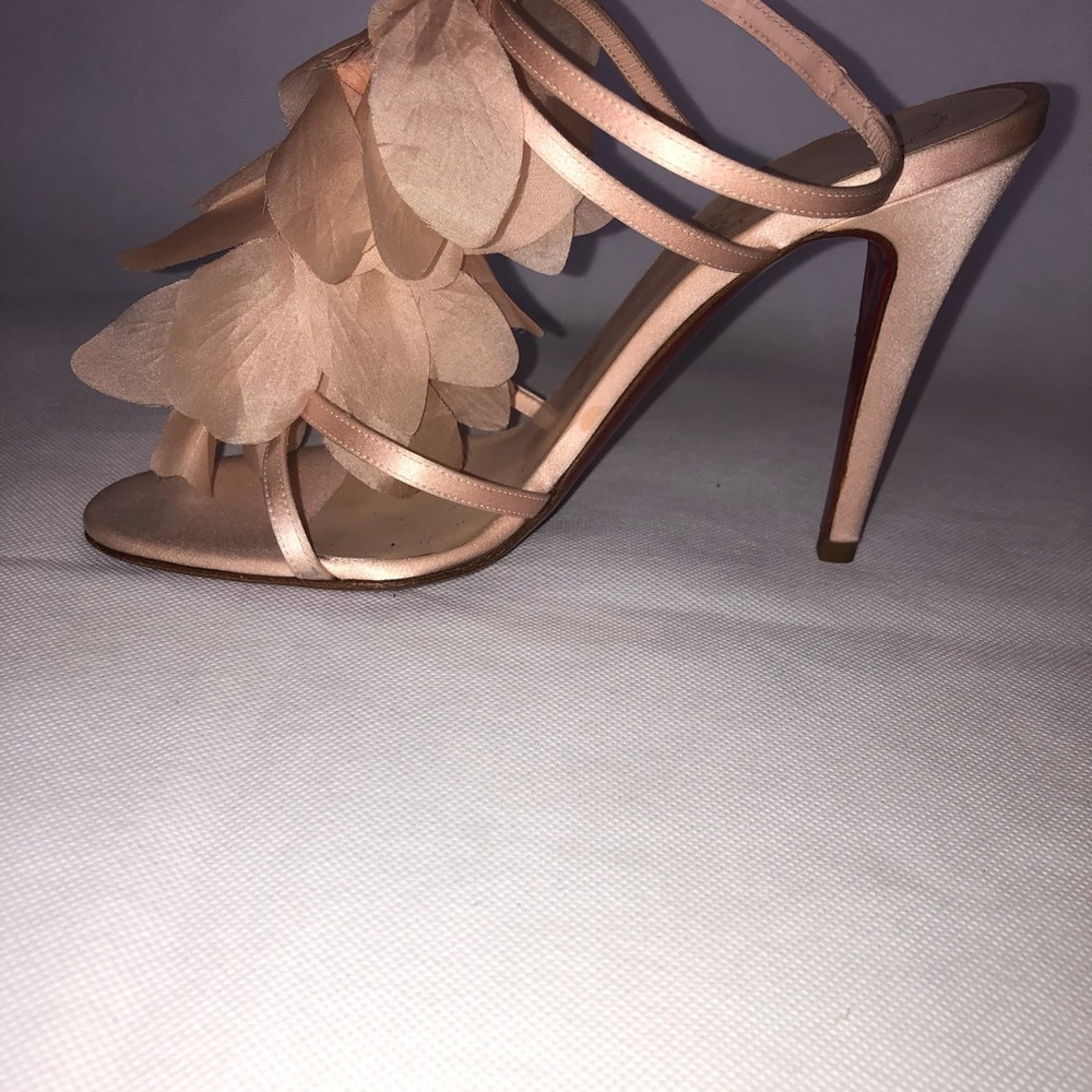 Christian Louboutin Soft Pink Sandal - Picture 12 of 13
